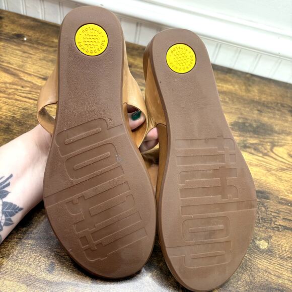 FitFlop Size 9 Flip Flop Sandals Thong Light Tan Leather 371-017 Comfort Summer - Picture 4 of 14